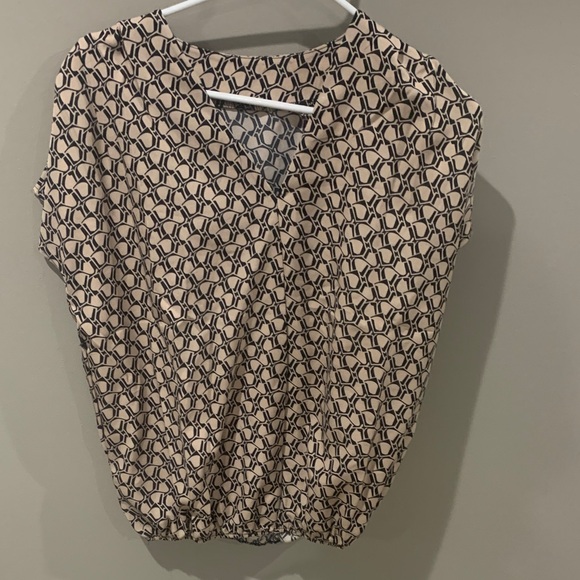 SHEIN Tops - SHEIN Black and Cream Geometric Blouse